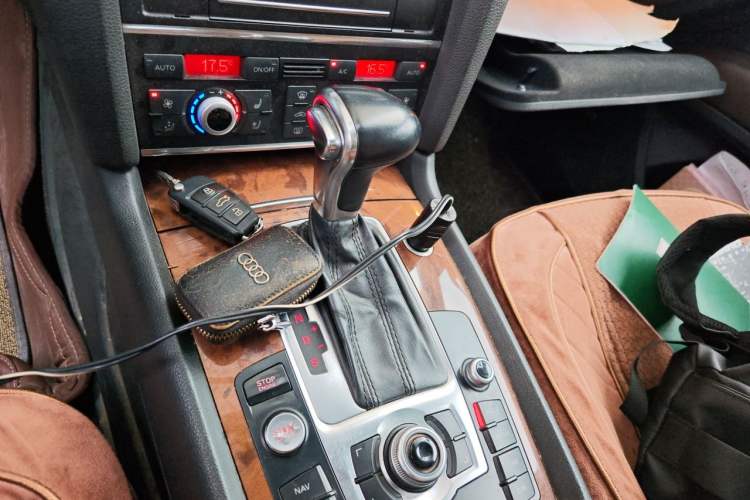 Used Audi Q7 2014 35 TFSI Sport Edition Gear Lever