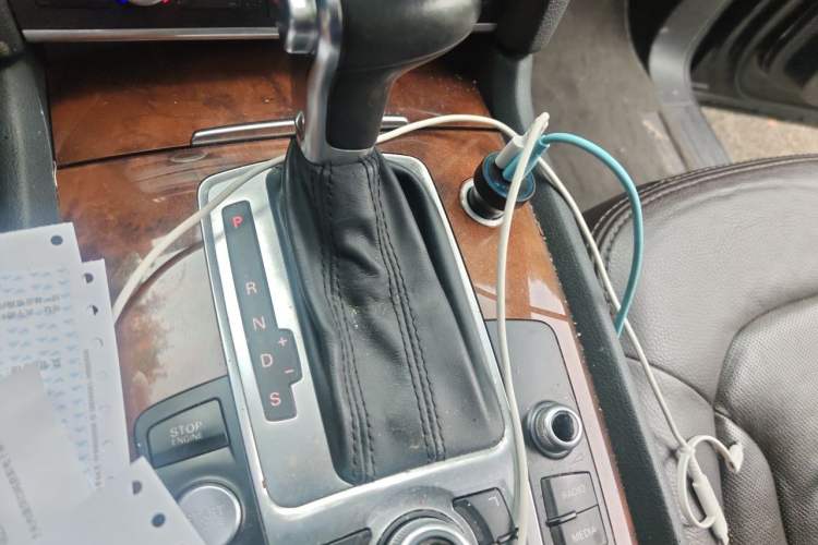 Used Audi Q7 2014 35 TDI quattro Sport Edition Gear Lever
