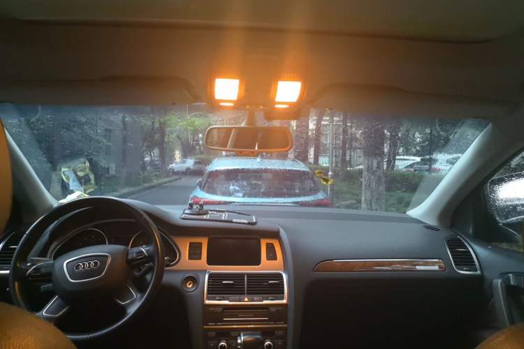 Used Audi Q7 2014 35 TFSI Ambition Edition Headliner