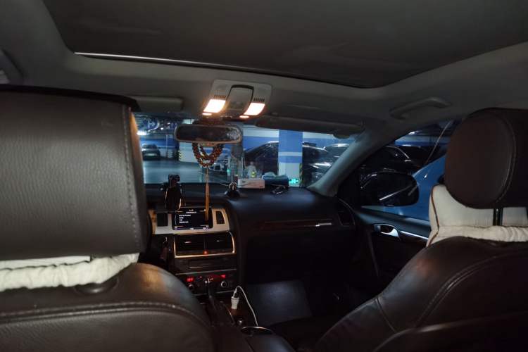 Used Audi Q7 2014 35 TFSI Off-road Model Headliner