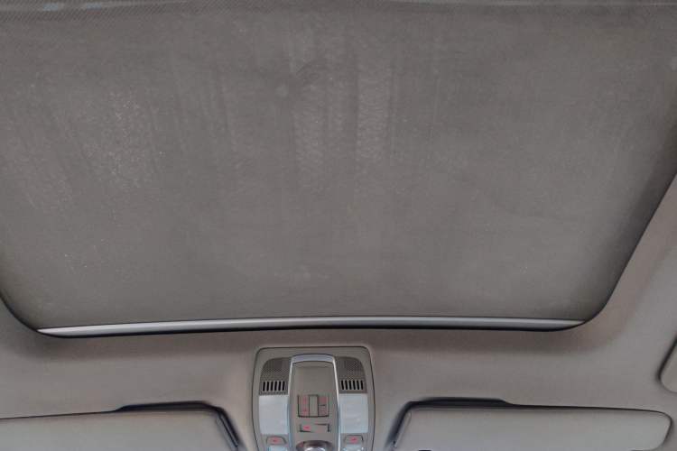 Used Audi Q7 2014 35 TFSI Off-road Model Headliner