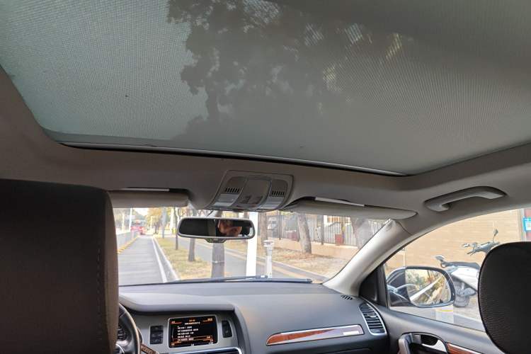 Used Audi Q7 2014 35 TFSI Sport Edition Headliner