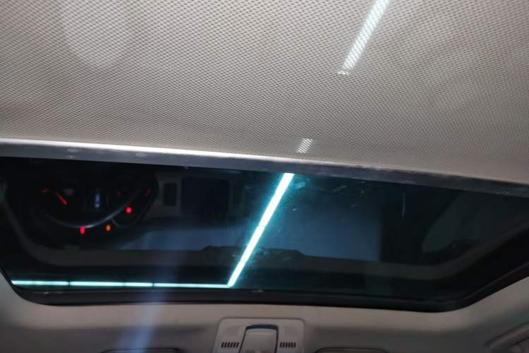 Used Audi Q7 2014 35 TFSI Off-road Model Headliner