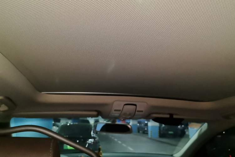 Used Audi Q7  Headliner