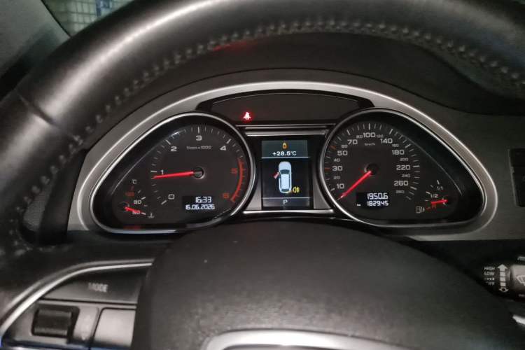 Used Audi Q7 2014 35 TDI Sport Edition Instrument Cluster