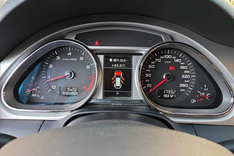 Used Audi Q7 2014 35 TFSI Ambition Edition Instrument Cluster