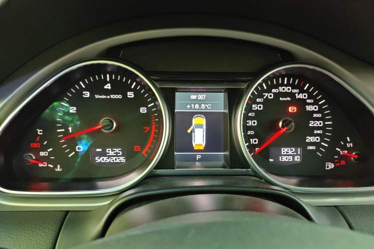 Used Audi Q7 2014 35 TFSI Ambition Edition Instrument Cluster