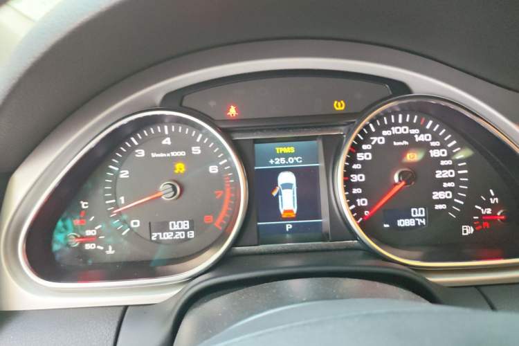 Used Audi Q7  Instrument Cluster