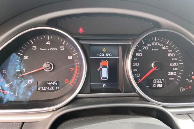 Used Audi Q7 2014 35 TFSI Ambition Edition Instrument Cluster