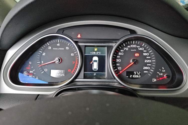 Used Audi Q7 2014 35 TFSI Ambition Edition Instrument Cluster