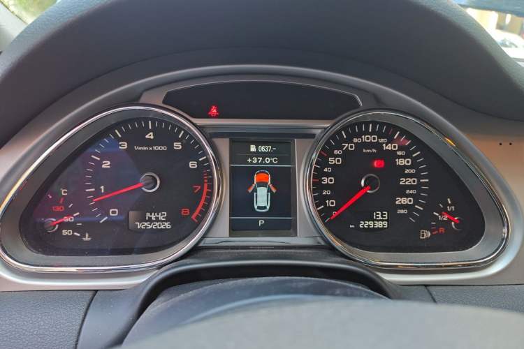 Used Audi Q7 2014 35 TFSI Ambition Edition Instrument Cluster