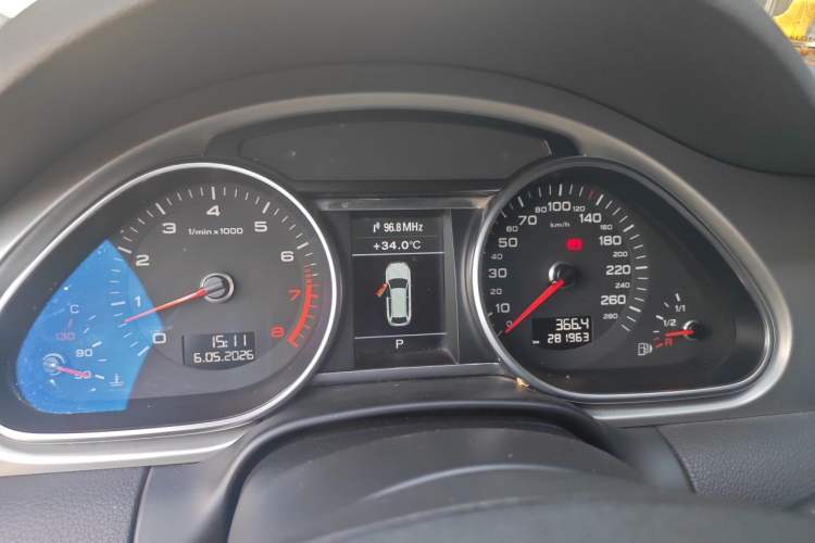 Used Audi Q7 2014 35 TFSI Off-road Model Instrument Cluster
