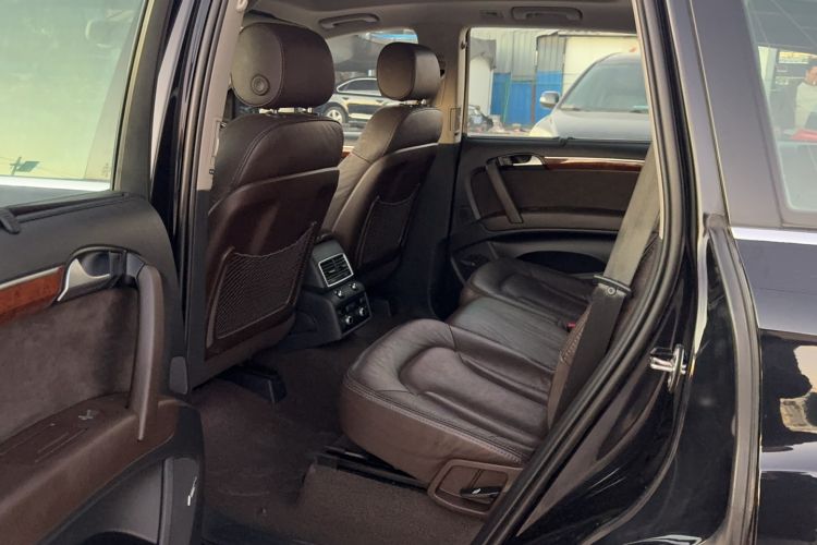 Used Audi Q7 2014 35 TFSI Sport Edition Interior 1
