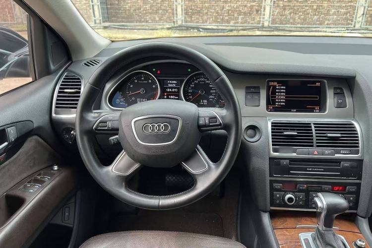 Used Audi Q7 2014 35 TFSI Ambition Edition Interior 2