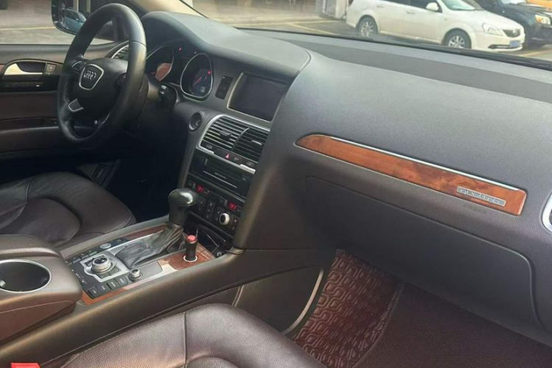 Used Audi Q7 2014 35 TDI Sport Edition Interior 2