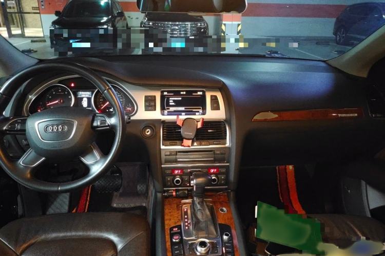 Used Audi Q7 2014 35 TFSI Sport Edition Interior 2