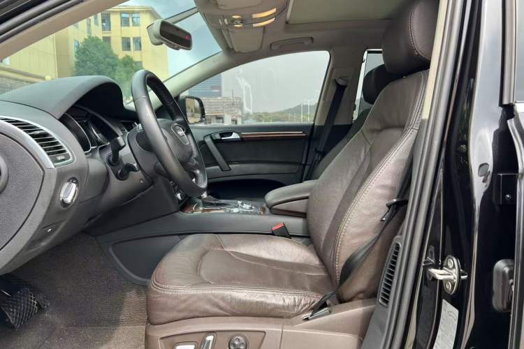 Used Audi Q7 2014 35 TFSI Ambition Edition Interior 3