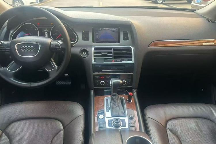 Used Audi Q7 2014 35 TDI Sport Edition Interior 3