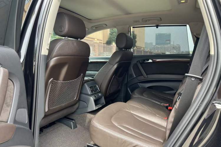 Used Audi Q7 2014 35 TFSI Ambition Edition Interior 4