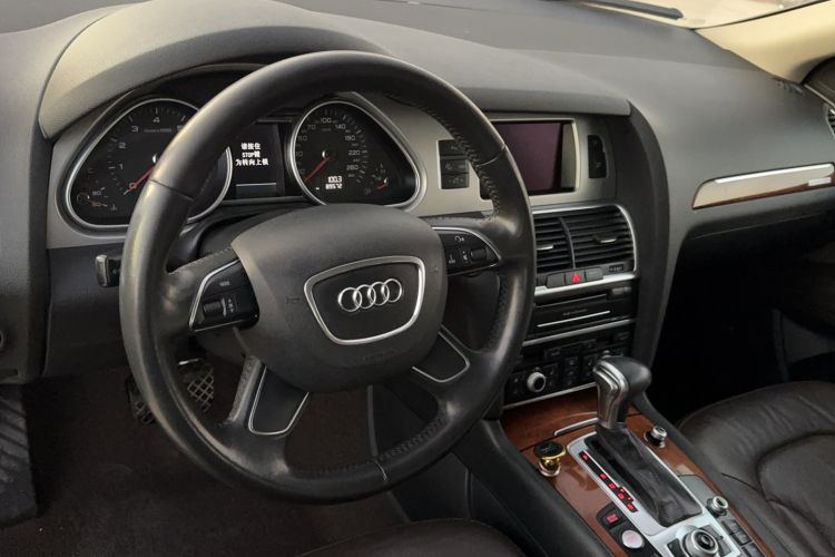 Used Audi Q7 2014 35 TFSI Sport Edition Interior 4