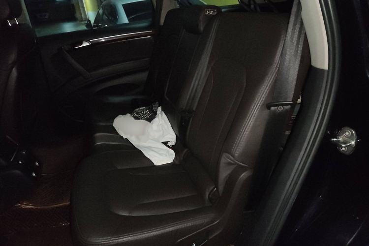 Used Audi Q7 2014 35 TDI Sport Edition Interior 4