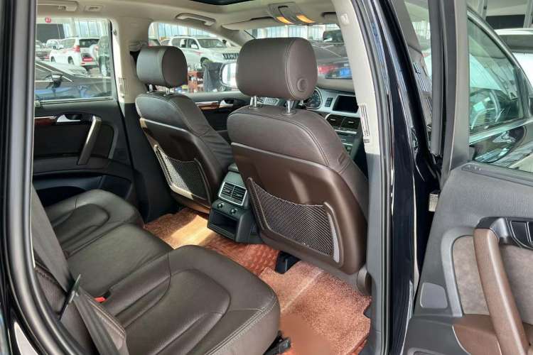 Used Audi Q7 2014 35 TFSI Ambition Edition Interior 4