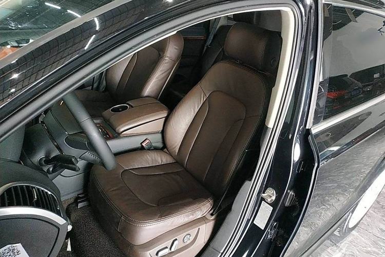 Used Audi Q7 2014 35 TDI Sport Edition Interior 5