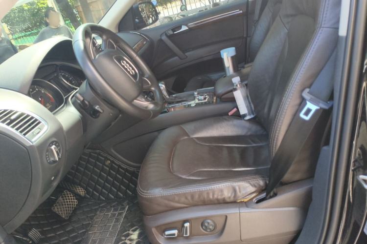 Used Audi Q7  Left Front Seat