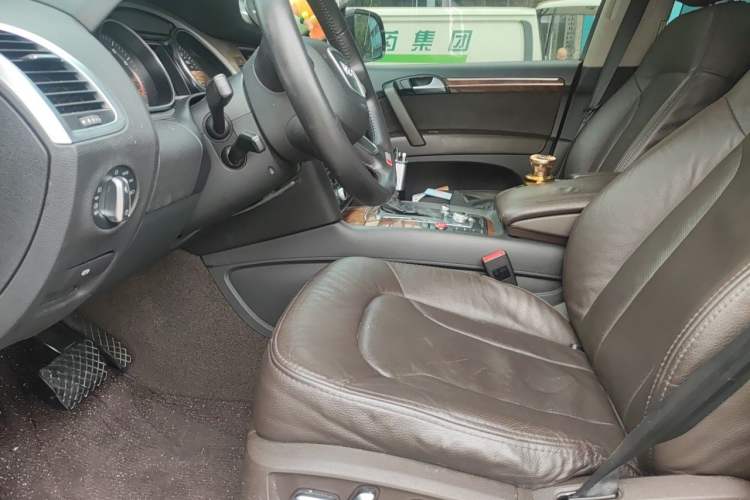 Used Audi Q7 2014 35 TFSI Ambition Edition Left Front Seat