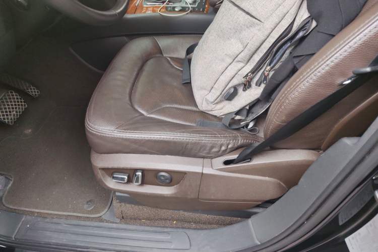 Used Audi Q7 2014 35 TFSI Sport Edition Left Front Seat