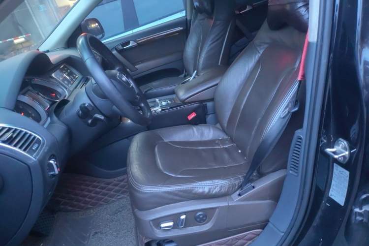 Used Audi Q7 2014 35 TFSI Ambition Edition Left Front Seat