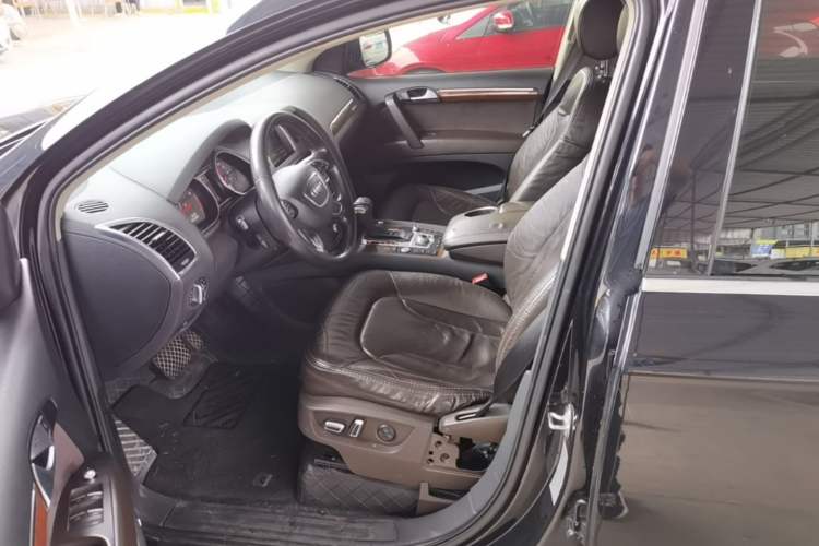 Used Audi Q7 2014 35 TFSI Sport Edition Left Front Seat