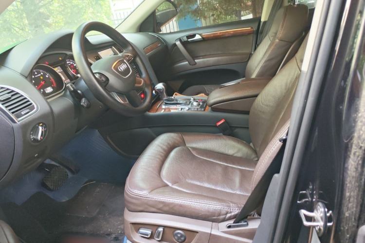 Used Audi Q7  Left Front Seat