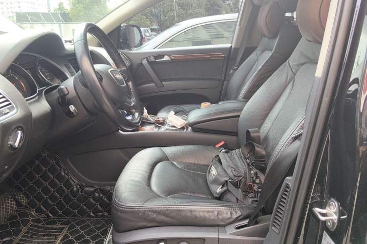 Used Audi Q7 2014 35 TFSI Ambition Edition Left Front Seat