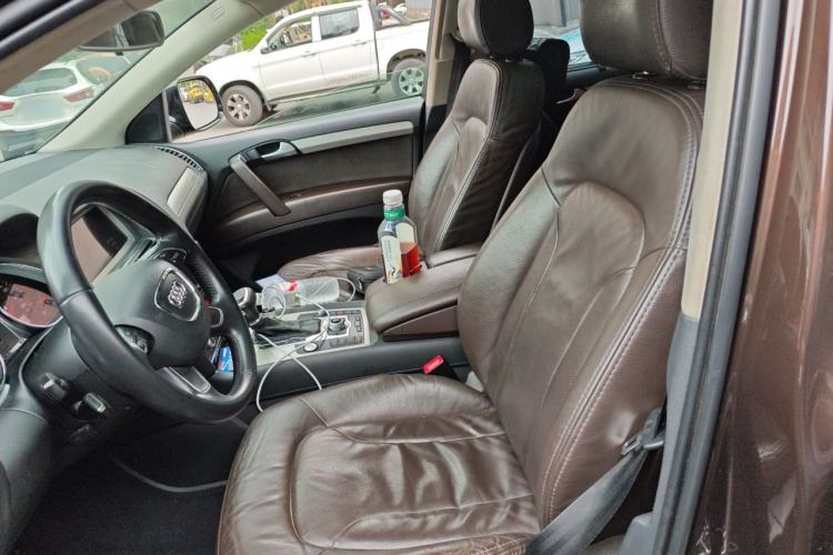 Used Audi Q7  Left Front Seat