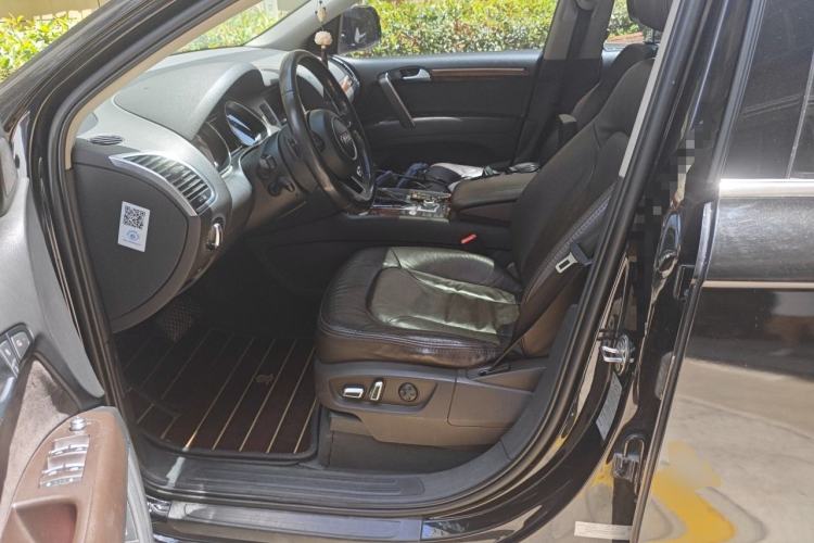 Used Audi Q7  Left Front Seat