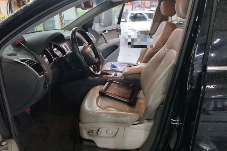 Used Audi Q7 2014 35 TFSI Off-road Model Left Front Seat