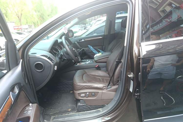 Used Audi Q7 2014 35 TDI Exclusive Edition Left Front Seat