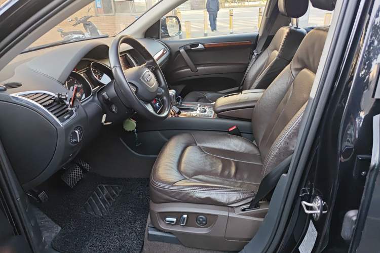 Used Audi Q7 2014 35 TFSI Sport Edition Left Front Seat