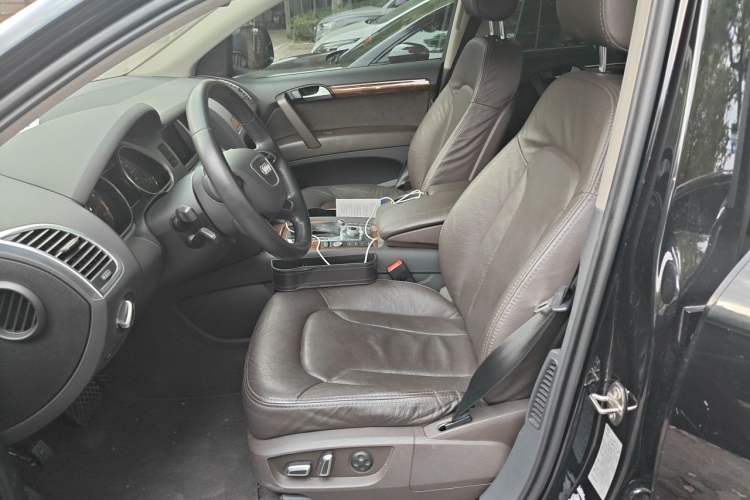Used Audi Q7 2014 35 TFSI Ambition Edition Left Front Seat