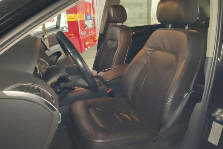 Used Audi Q7 2014 35 TFSI Sport Edition Left Front Seat