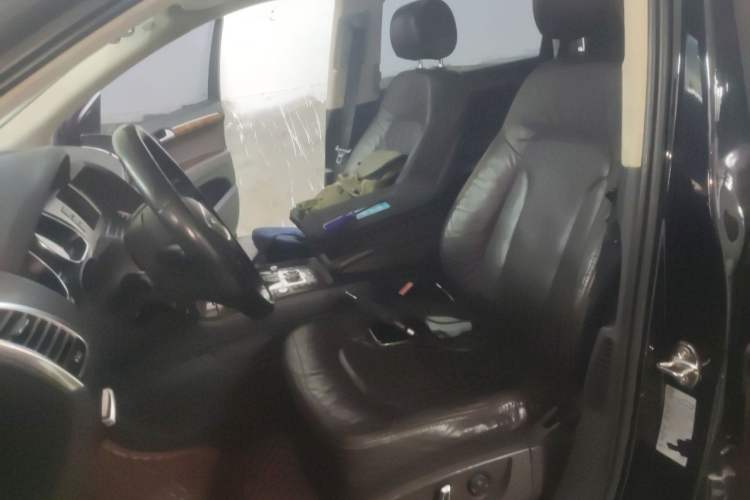 Used Audi Q7 2014 35 TFSI Ambition Edition Left Front Seat