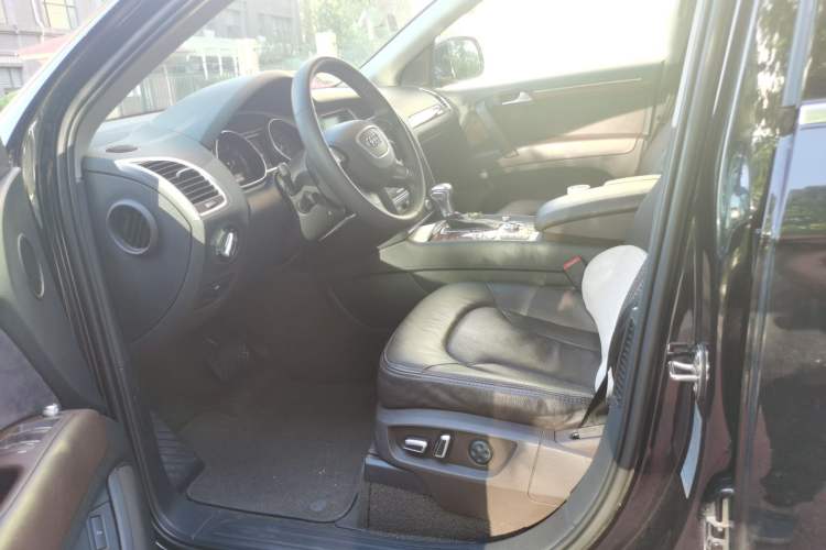 Used Audi Q7 2014 35 TFSI Ambition Edition Left Front Seat