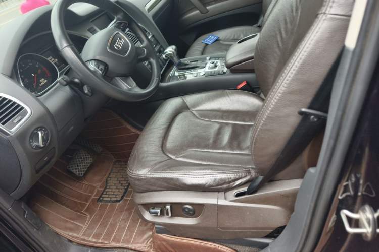 Used Audi Q7  Left Front Seat