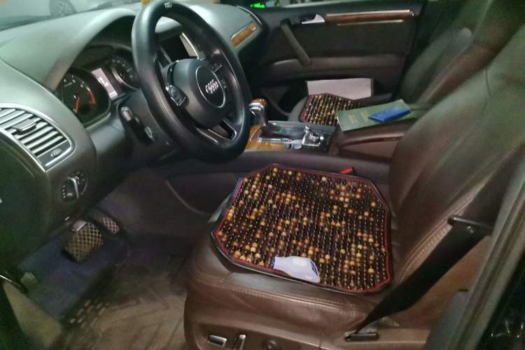 Used Audi Q7  Left Front Seat