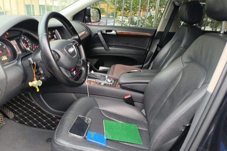 Used Audi Q7  Left Front Seat