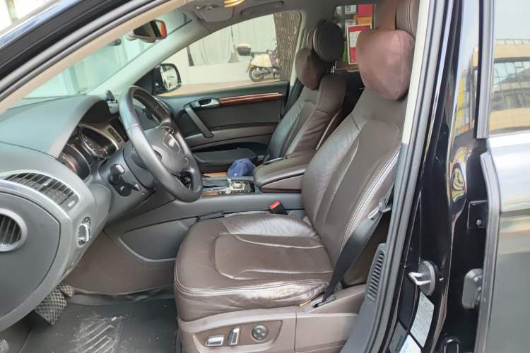 Used Audi Q7 2014 35 TFSI Ambition Edition Left Front Seat