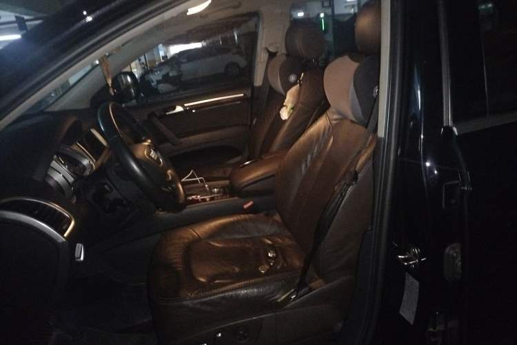 Used Audi Q7 2014 35 TDI Exclusive Edition Left Front Seat