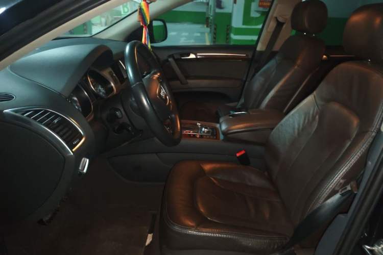Used Audi Q7 2014 35 TFSI Sport Edition Left Front Seat