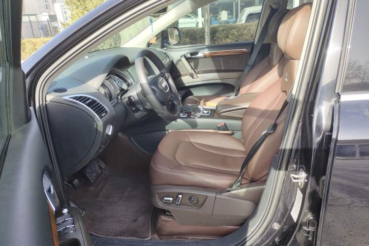 Used Audi Q7 2014 35 TFSI Sport Edition Left Front Seat